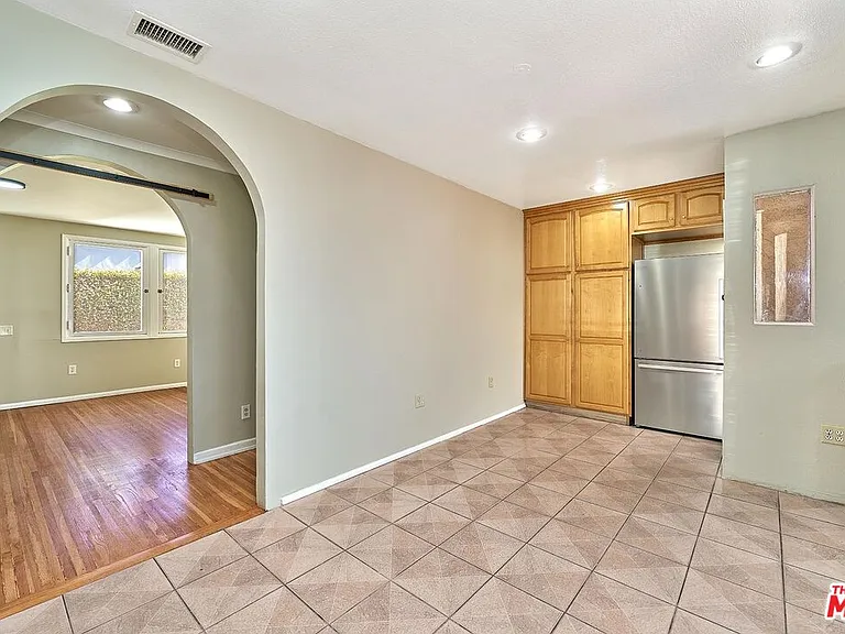 429 S Orange Dr — Photo 18