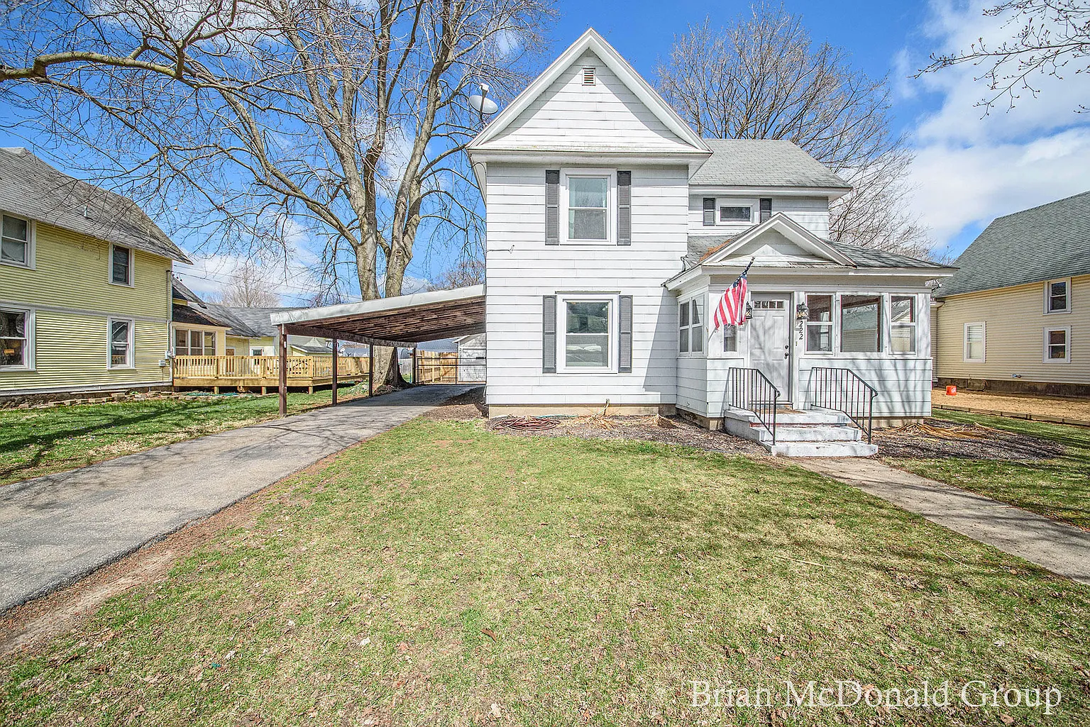 222 Baker St photo 1