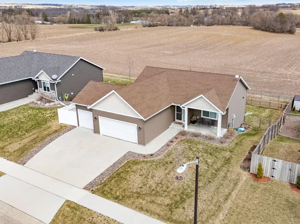 907 7th Ave, Wanamingo, MN 55983