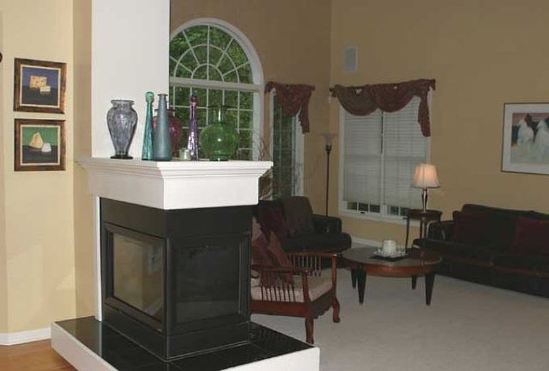 4th image of 901 MELVILLE Court