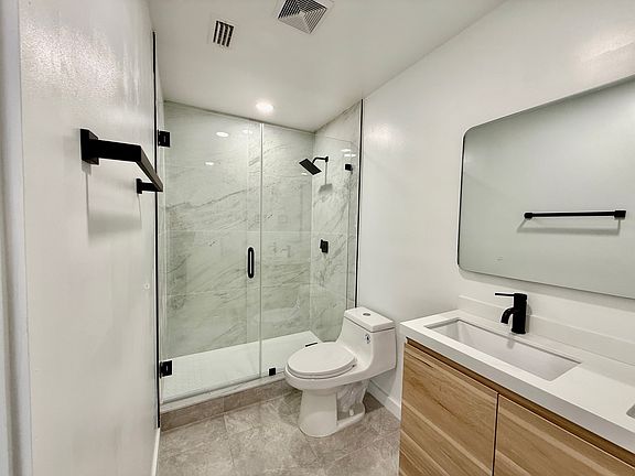 5th image of 3930 E Eden Roc Cir