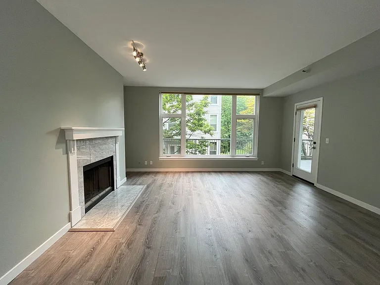 1730 S Harbor Way #303 — Photo 3