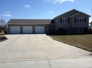 1127 9th Ave SE, East Grand Forks, MN 56721
