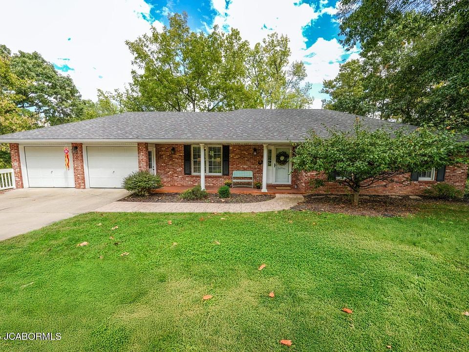 1st image of 140 Riverwood Dr