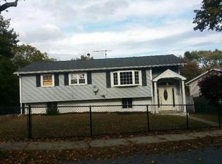 19 Dodge Rd, Hyde Park, MA 02136