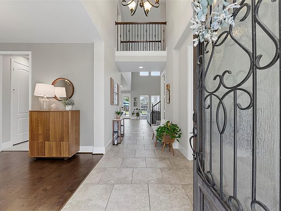 5th image of 18702 Town Bluff Drive