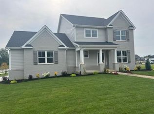 4902 Hyde Park Dr, Valparaiso, IN 46383