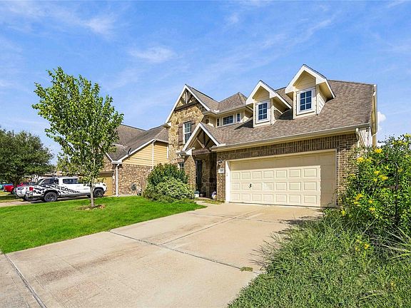 3rd image of 366 Lake Line Dr