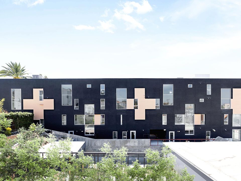 Building Photo 3