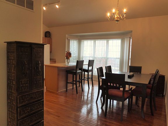 5th image of 782 Sandalwood Dr #1