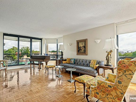 3rd image of 900 Palisade Avenue #4F