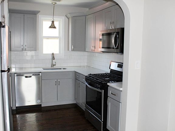 3rd image of 115 Willard St Floor 2