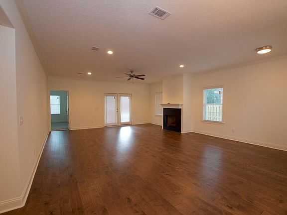 3rd image of 138 Township Bluff Cir
