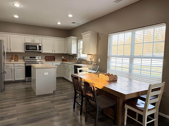 5th image of 705 Shadow Dance Ln