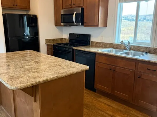 767 Montague Rd #I-8, Yreka, CA 96097