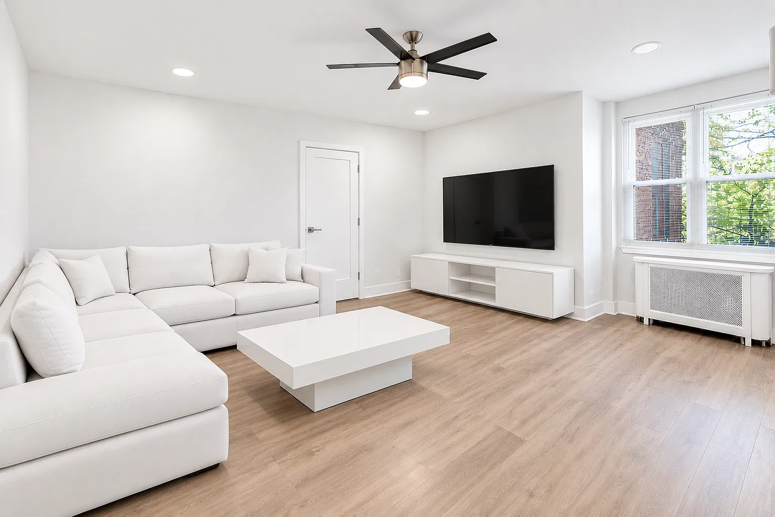 1 bed, 800 sqft, $1,295 — Photo 2