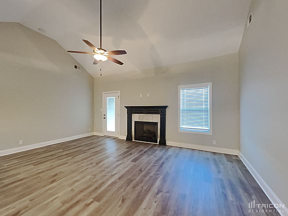 2nd image of 868 Cherry Blossom Ln