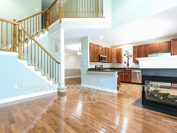 2nd image of 18 Deepwater Cir