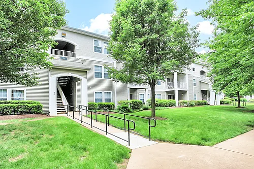Highland Commons Apartments Photo 1
