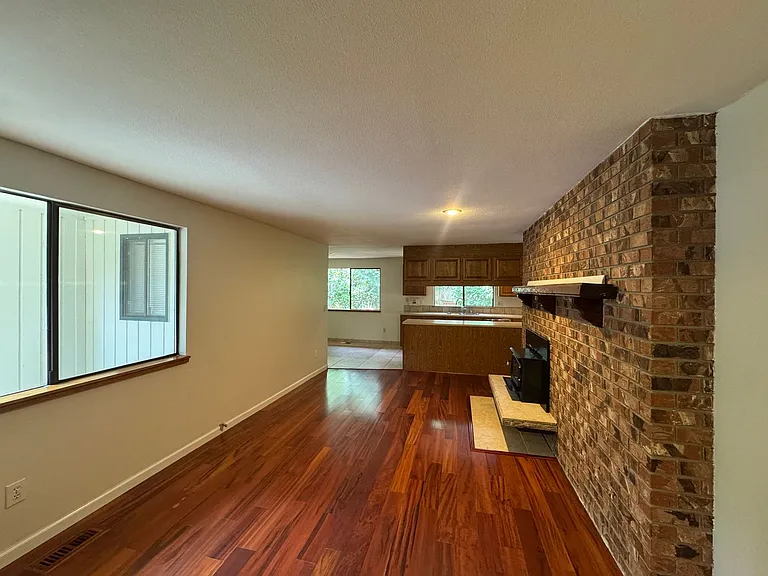 4208 31st Avenue Ct — Photo 5