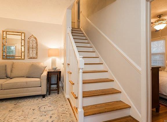 5th image of 6115 Hampstead Ave
