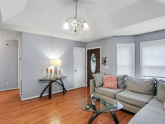4th image of 151 Renaissance Way