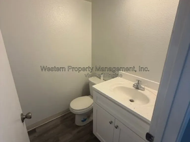 2870 Park Ave #C — Photo 7