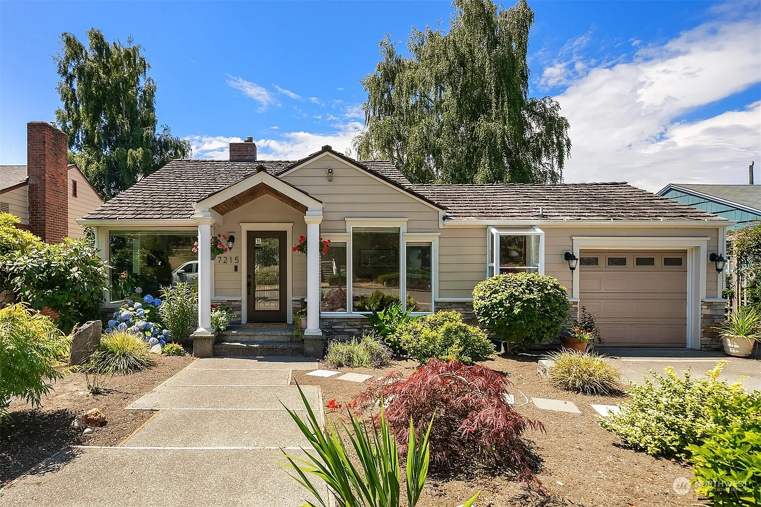 7215 27th Avenue NE photo 1