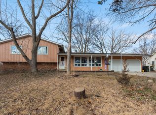 1301 Adams St, Lake In The Hills, IL 60156