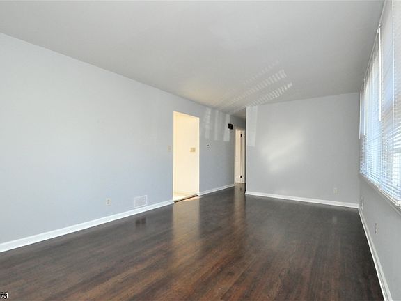5th image of 112 S 5th Ave