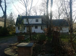 60 Hillside Ave, Saint James, NY 11780