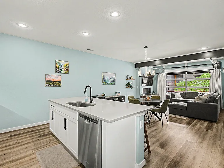 6363 Nelson St — Photo 37