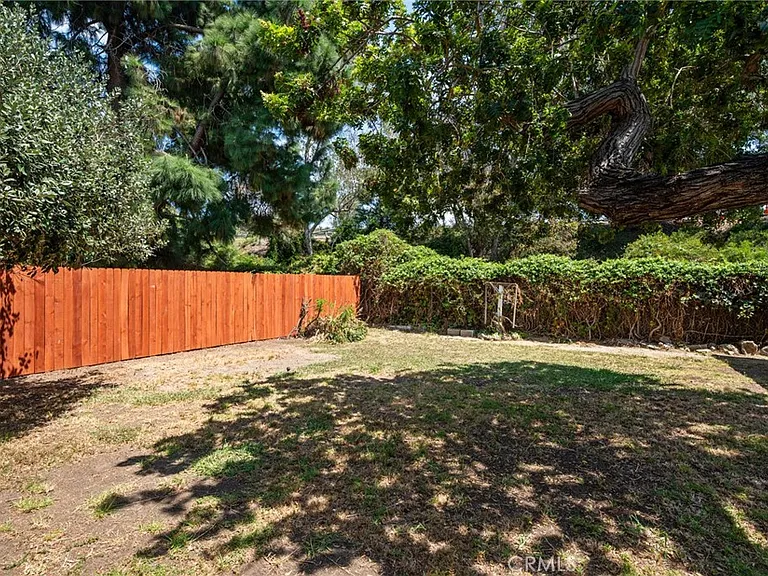 2526 Purdue Ave — Photo 28
