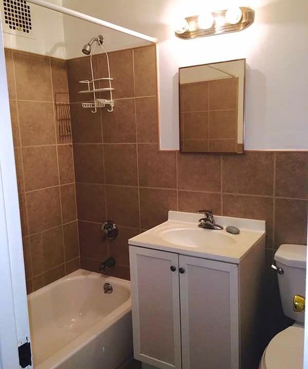 2nd image of 2225 27th St #3
