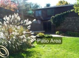 23984 Forest Park Dr E, Novi, MI 48374