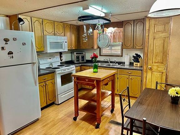 4th image of 134 Acadian Haven Dr
