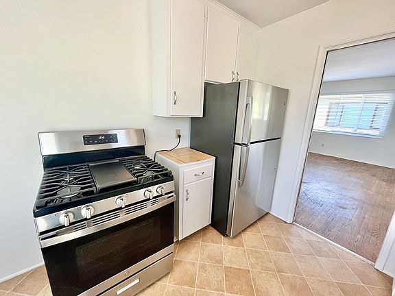 2nd image of 3117-3131 30th St #3121-1/2
