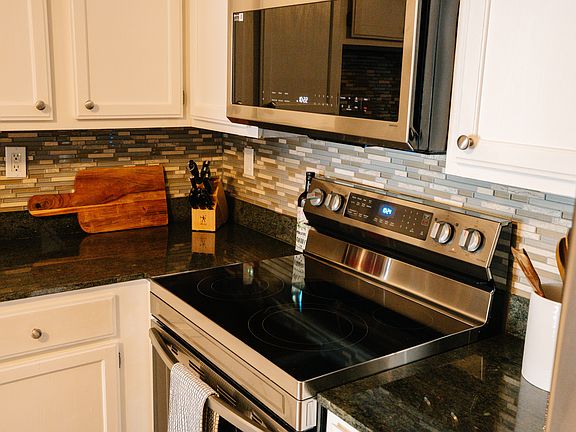 5th image of 5273 Cricket Glen Ct