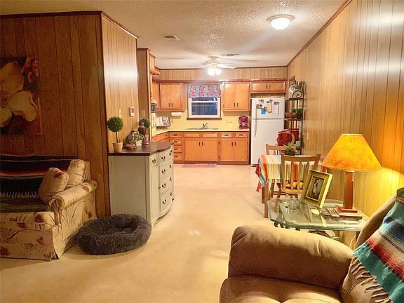 3rd image of 76 Dove Ln