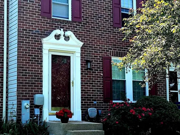 913 Chestnut Manor Ct, Baltimore, MD 21226