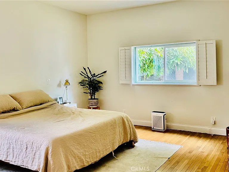2530 S Bentley Ave — Photo 14