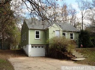 2954 Mildred Dr, Roseville, MN 55113