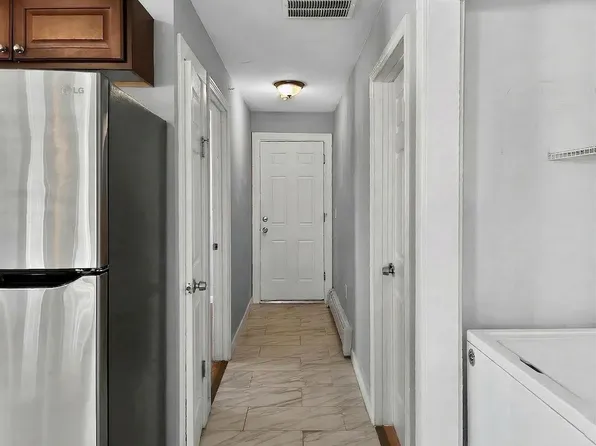 247 Pilgrim Ave, Worcester, MA