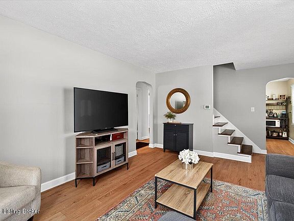 5th image of 524 Harris Pl