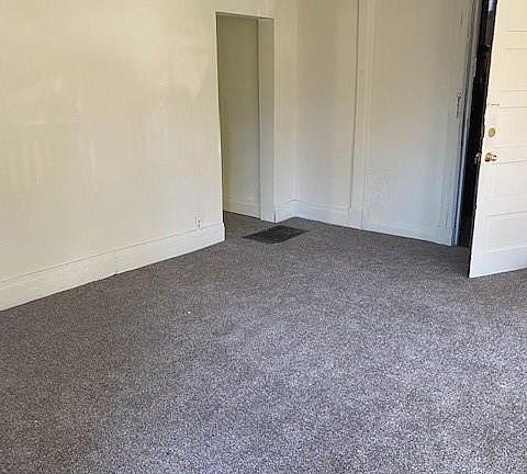 3rd image of 963 Harvard Blvd