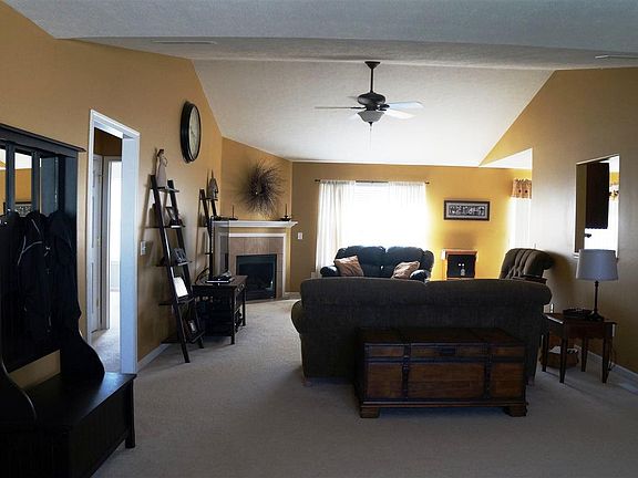 3rd image of 3045 N Cantlin Dr