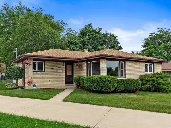 2202 Savoy CIRCLE, Racine, WI 53404
