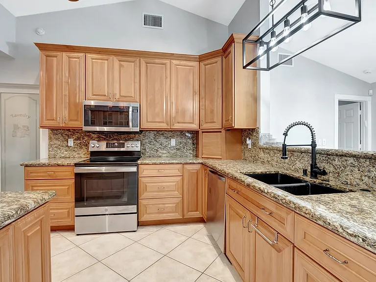 9680 Lancaster Pl — Photo 21