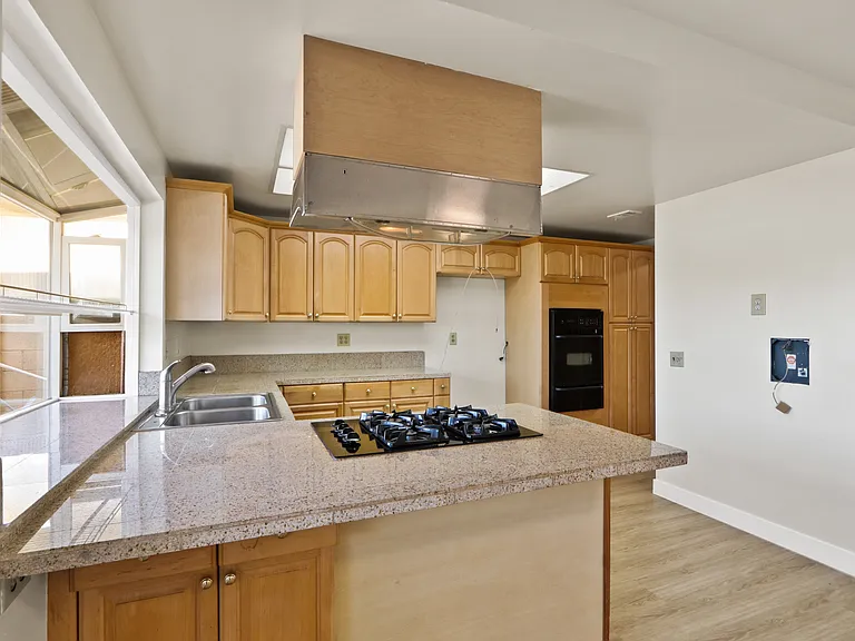 8801 Monterey Cir — Photo 18
