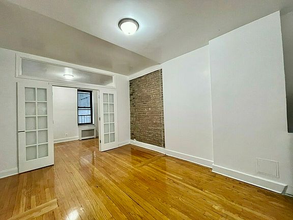 2nd image of 2033 2nd Ave APT 1D